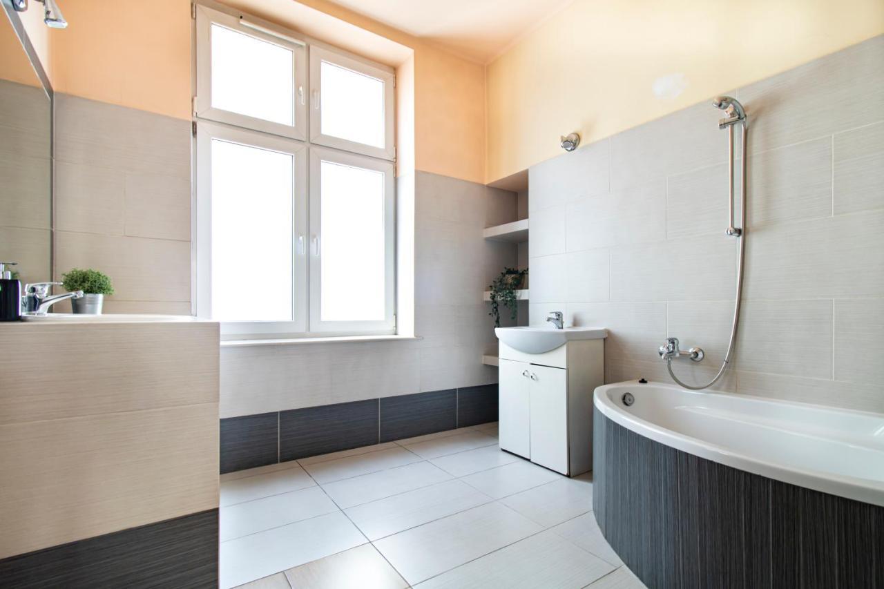 Spacious Apartments Zyblikiewicza Street كراكوفيا المظهر الخارجي الصورة